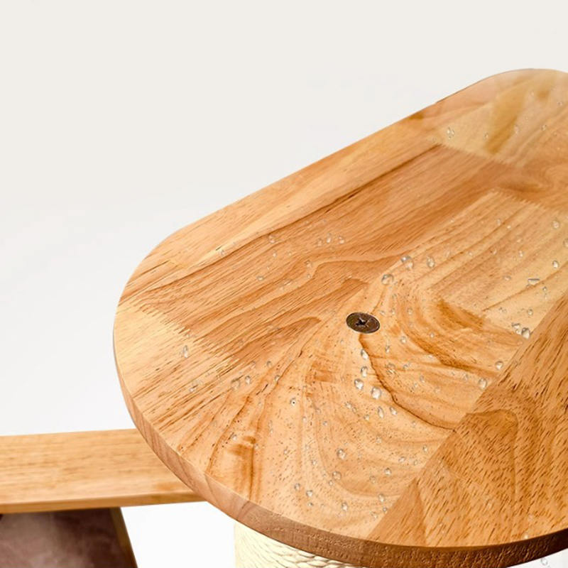 Hình dạng nấm bao chung phòng tháp gỗ cò rắn với thang Hình dạng nấm bao chung phòng tháp gỗ cò rắn với thang